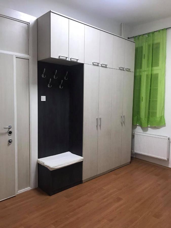 Ata Apartment Skopje Buitenkant foto