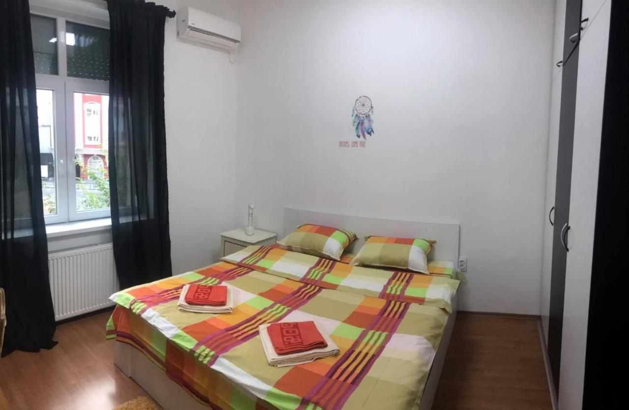 Ata Apartment Skopje Buitenkant foto