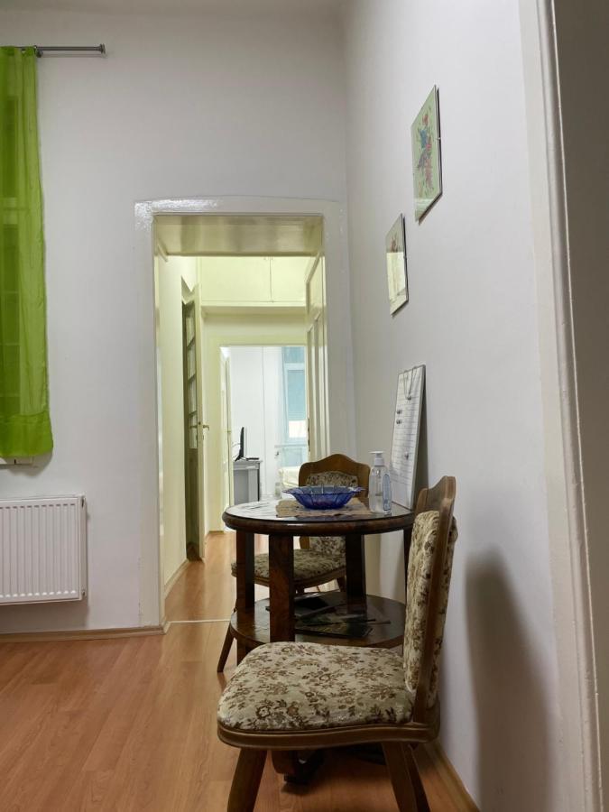 Ata Apartment Skopje Buitenkant foto