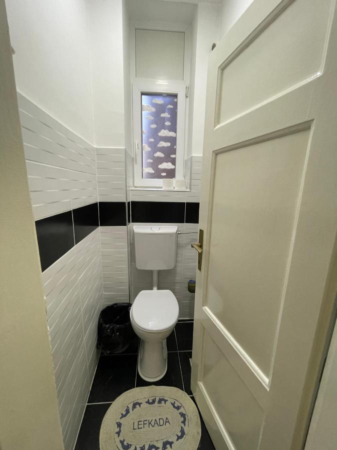 Ata Apartment Skopje Buitenkant foto